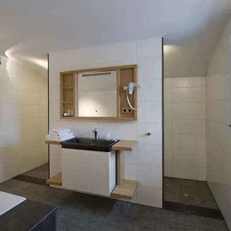 Valkenburg 3*