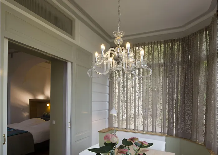 فندق Valkenburg 3*